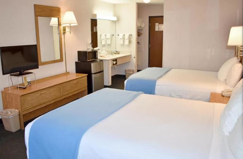 Americas Best Value Inn & Suites - Tahquamenon Falls