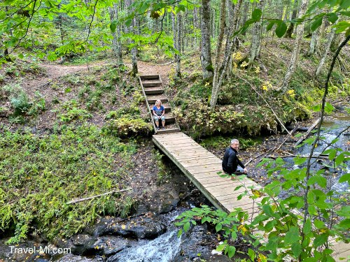 Mosquito and Spectacle Falls Hiking Trail