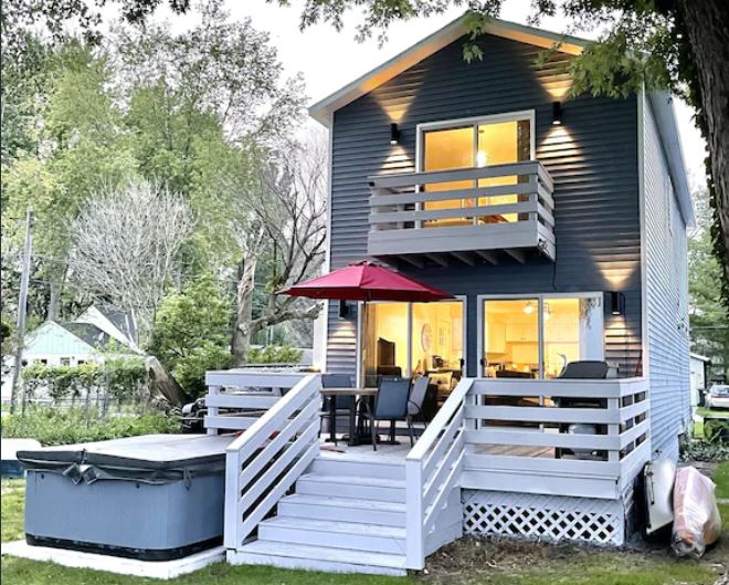 Places to Stay in Michigan on the Beach Muskegon | Boat House Muskegon