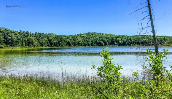 M-22, North of Crystal Lake. By Travel-Mi.com