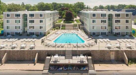 Places to Stay on the Beach in Michigan