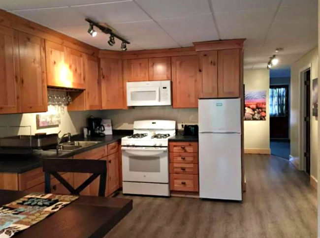 Tahquamenon Suites Lodging